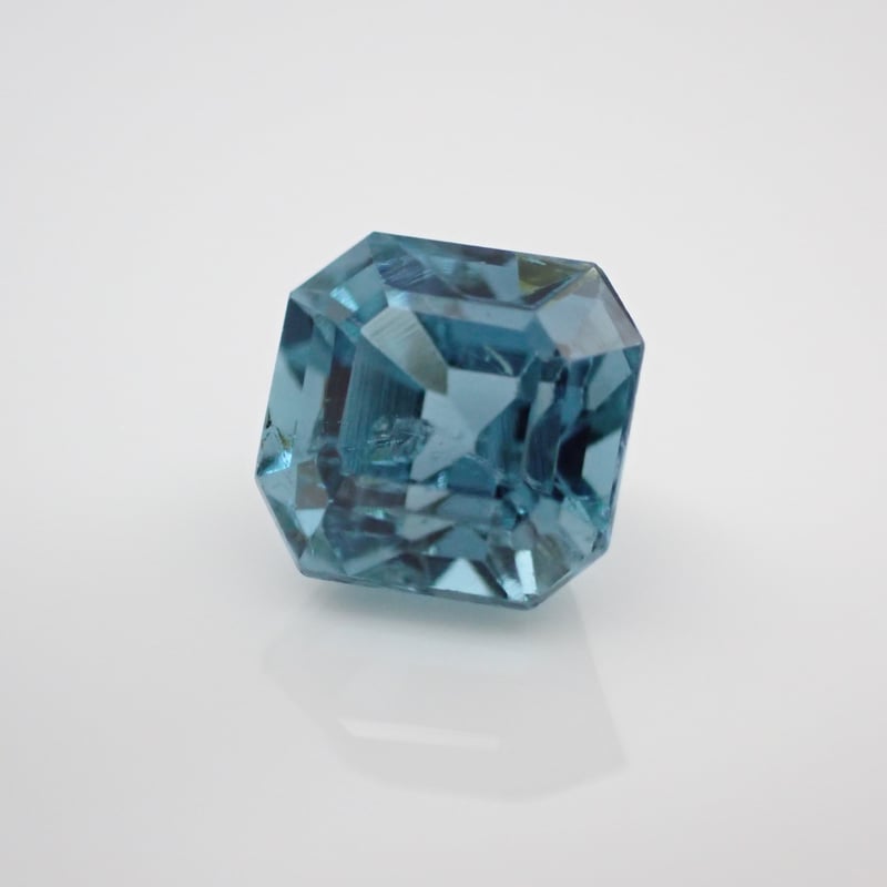 ブルートルマリン 0.86ct 5.24×5.05mm オクタゴンカットルース | 鈴木