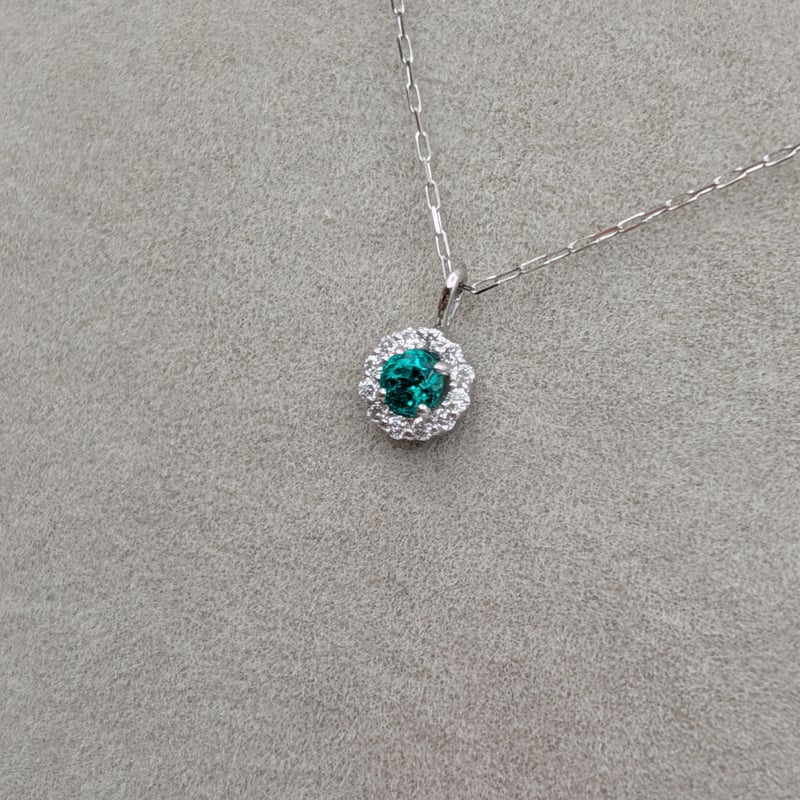 PT900エメラルド 0.05ct ダイヤモンド 0.03ct 37+3cm ネックレス |