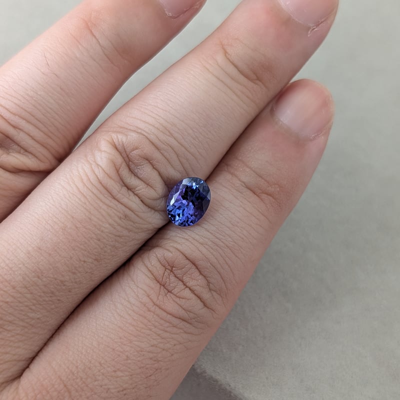 タンザナイト 1.90ct 8.77×6.71㎜ オーバルカット ルース | 鈴木屋byJOA