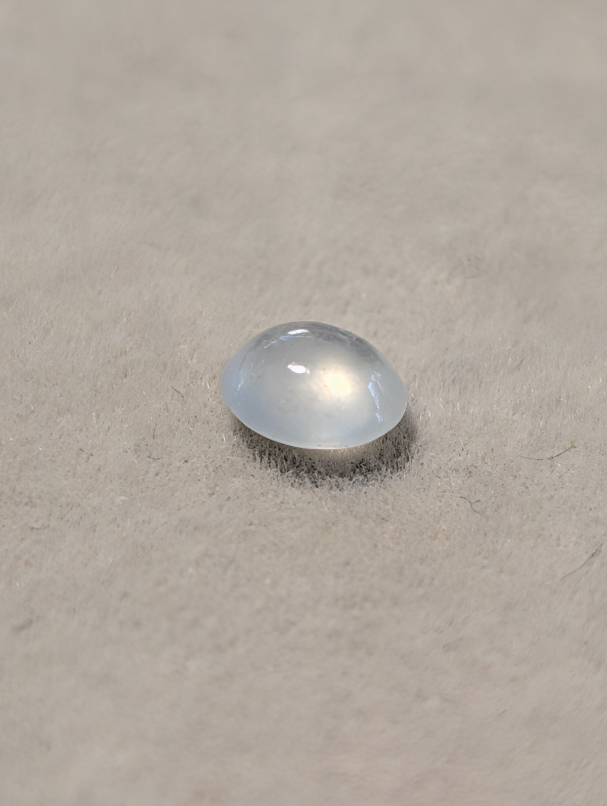 氷翡翠 0.470ct 5.25×4.70mm オーバル カボション ルース | 鈴木屋byJ