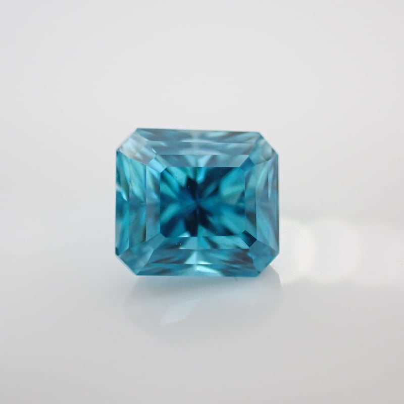 ブルー ジルコン 2.23ct 6.31×5.65mm オクタゴンカット ルース | 鈴木