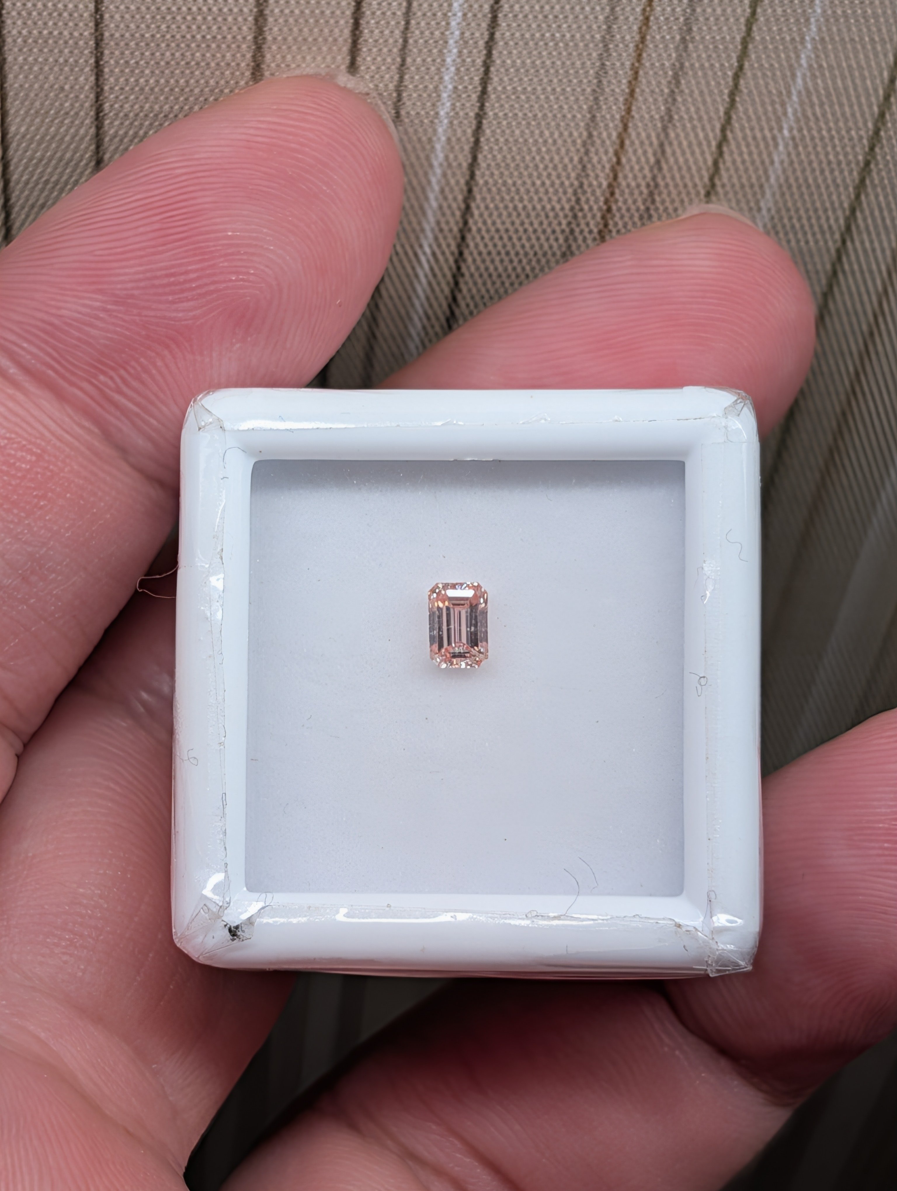 合成ピンクダイヤモンド 0.29ct エメラルドカット ルース | 鈴木屋