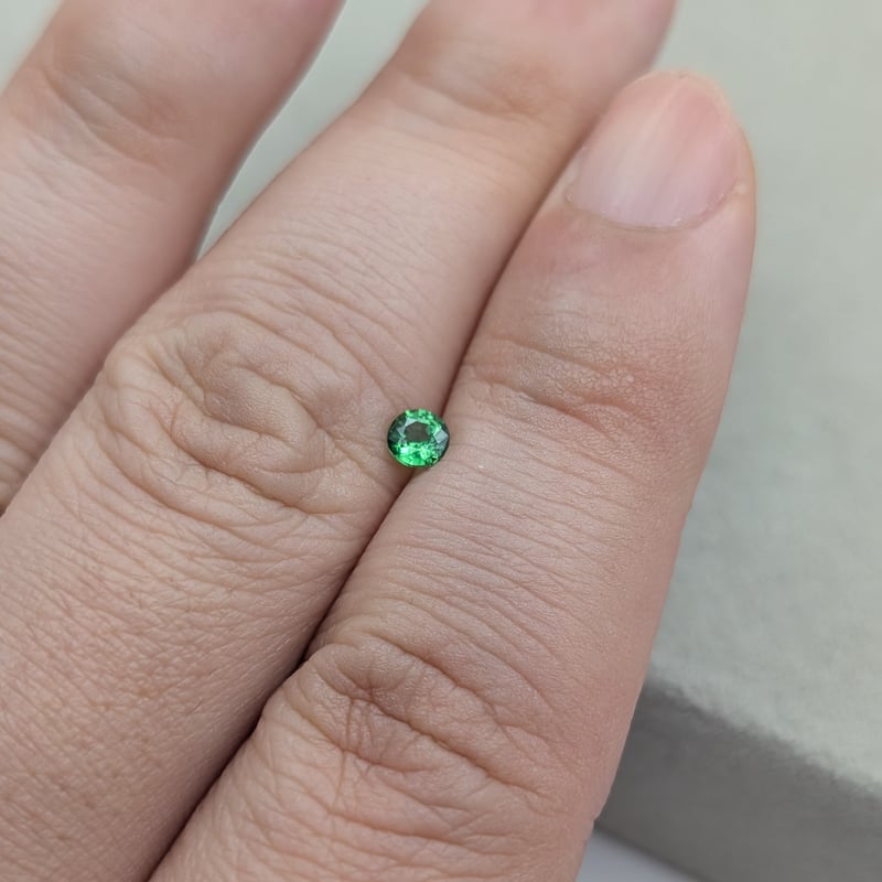 グリーンガーネット　ルース グリーンガーネット 0.23ct 3.58mm ラウンドカット ルース | 鈴木屋