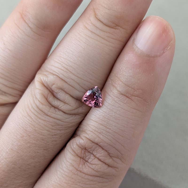 ピンクトルマリン 0.69ct 5.89㎜ トリリアントカット ルース | 鈴木屋