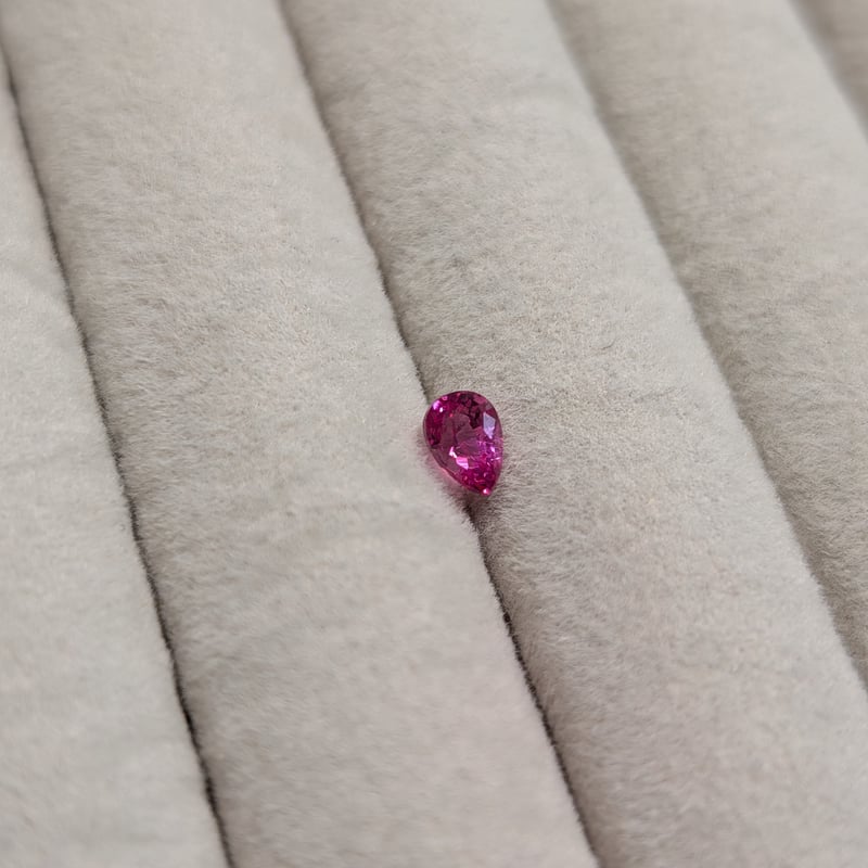 ピンクスピネル 0.52ct 5.28×3.70mm ペアシェイプ ルース | 鈴木屋byJO