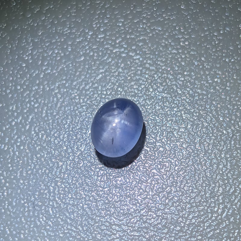 スターサファイア 2.06ct 7.7×6.1mm オーバルカボション ルース | 鈴木