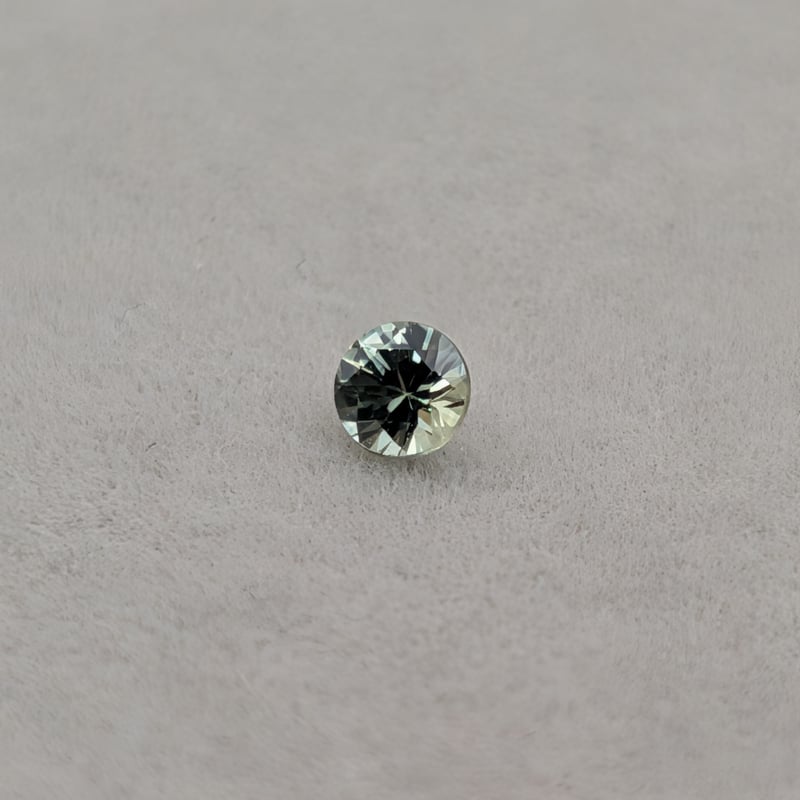 モンタナサファイア　K10YG モンタナサファイア 0.20ct 3.47mm ラウンドカット ルース | 鈴木屋