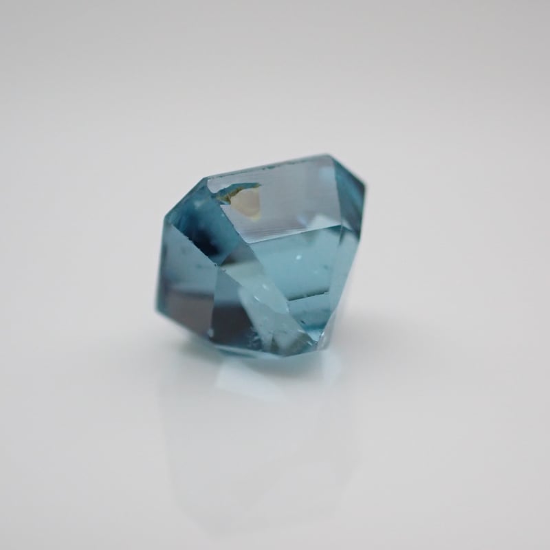 ブルートルマリン 0.86ct 5.24×5.05mm オクタゴンカットルース | 鈴木