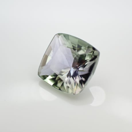 ゾイサイト 1.31ct 6.48×6.43mm クッション カット ルース
