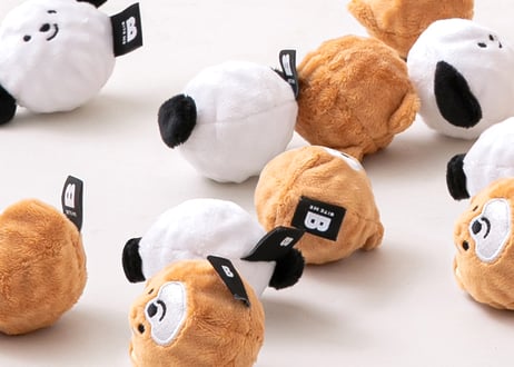 《BITE ME》犬のボールおもちゃ（2個入り）