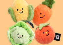 《BITE ME》野菜畑ボールおもちゃ（2個セット）