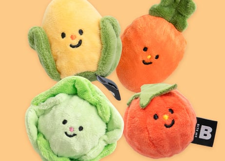 《BITE ME》野菜畑ボールおもちゃ（2個セット）