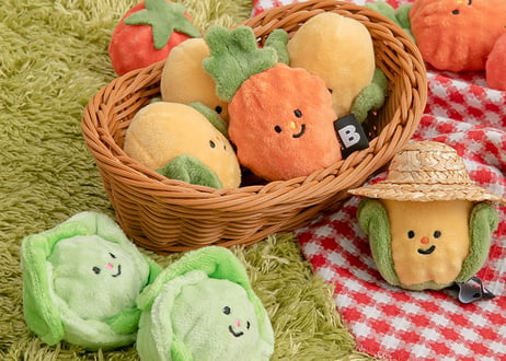 《BITE ME》野菜畑ボールおもちゃ（2個セット）