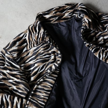 Zipped Jacket Animal Pattern