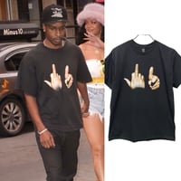 Fxxk You hand sign Tシャツ