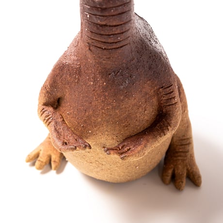 【恐竜図鑑 No.02】テリジノサウルスの花入れ（Therizinosaurus Dinosaur Ceramic Vase）｜陶芸家 はらかおり