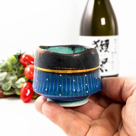 笠間焼｜ブルーぐい呑｜色彩碧釉 金彩｜飯沼耕市 / Kasama Blue Guinomi