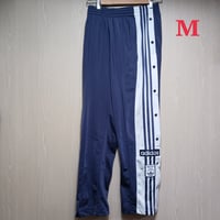 F952 アディダスオリジナルス　トラックパンツ　レディース