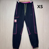 D857 アディダスオリジナルス　ナイロンジョガーパンツ