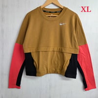 Y1047 NIKE 長袖Tシャツ