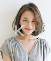 グレージュミニボブの明るめナチュラルヘア
