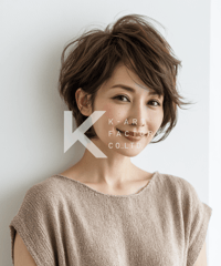 小顔見えひし形ショートのフェミニンヘア