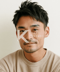 爽やか黒髪アップバング束感ショートメンズヘア