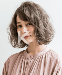 グレージュウェーブの個性派ボブヘア