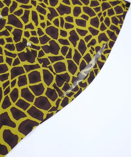 Giraffe Print Short-Sleeved Rayon Shirt