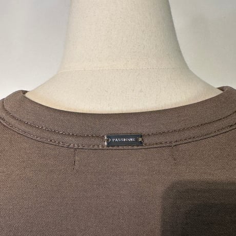 ラグランスリーブワンポイント刺繍ポンチ半袖トップス