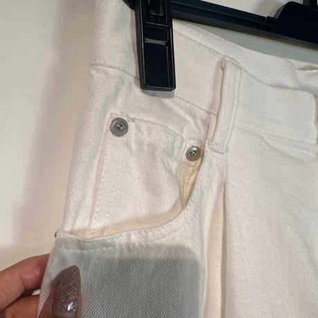 ワンタックワイドホワイトデニム