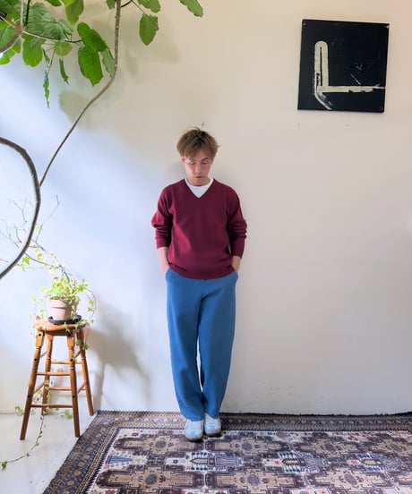 CasperJohn スムースVネックニット 001