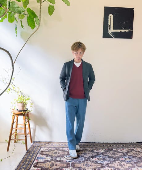 CasperJohn スムースVネックニット 001