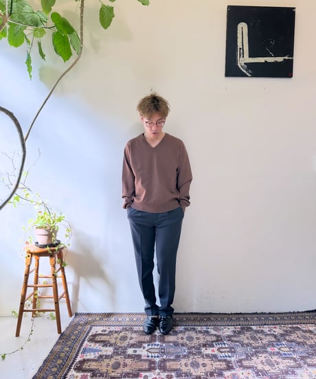 CasperJohn スムースVネックニット 001