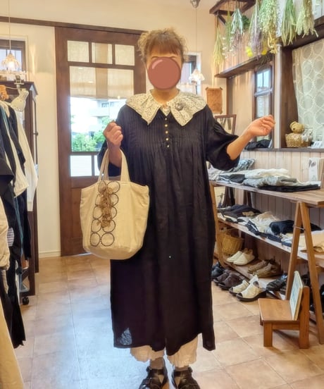 小花柄ノースリーブブラウス