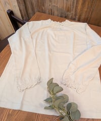 えりそでフリルカットソー