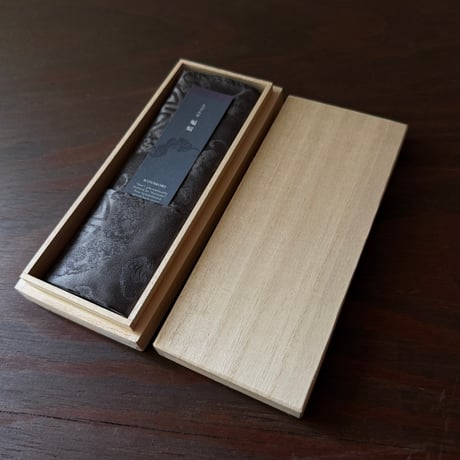 蝙蝠　(無地桐箱入り)