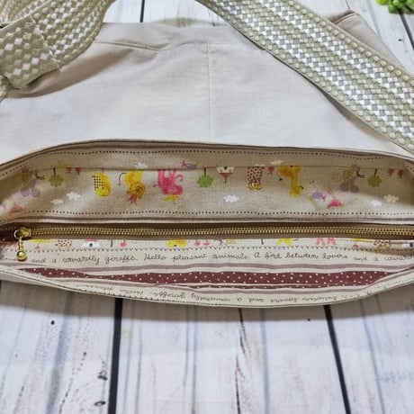 水筒が縦に入る！☆大きいバッグは持ちたくないけど荷物も入れたくて～☆スクエアバッグSS02ダンガリー生成り☆肩掛け・斜め掛け2way