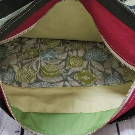 水筒が縦に入る！☆大きいバッグは持ちたくないけど荷物も入れたくて～☆スクエアバッグSS03ペンペン草☆肩掛け・斜め掛け2way