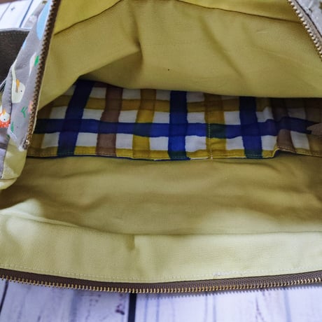 水筒が縦に入る！☆大きいバッグは持ちたくないけど荷物も入れたくて～☆スクエアバッグSS04Noraにわあそび★ひよこ☆肩掛け・斜め掛け2way