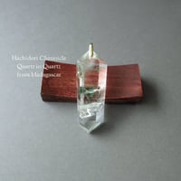 貫入＆クローライト入り / マダガスカル産水晶 / 結晶カット ペンダントトップ [pt-3100]