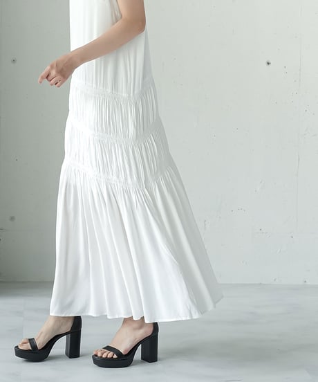 アシンメトリーシャーリングワンピース