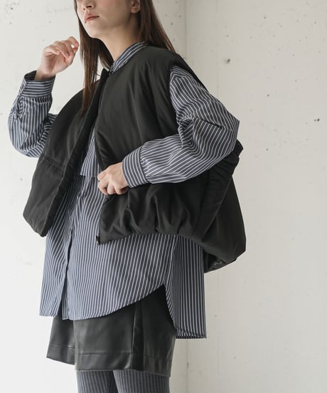 中綿ノーカラーバルーンベスト