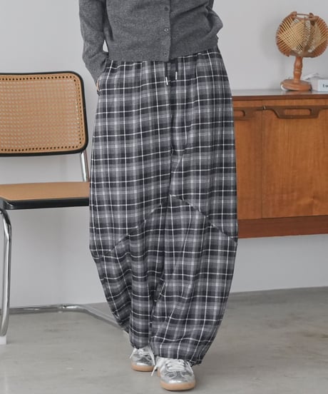 ネルチェック素材ワイドカーブパンツ