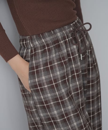 ネルチェック素材ワイドカーブパンツ