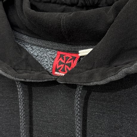 INDEPENDENT(90s) / IRON CROSS LOGO HOODIE