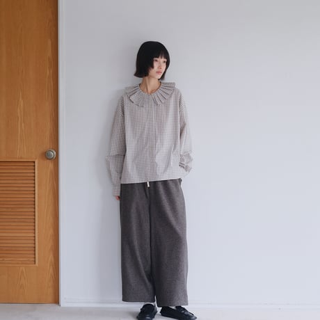 フリル襟チェックシャツ