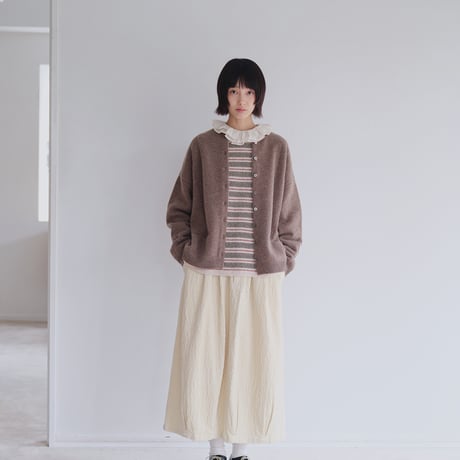 ケーブル編みカーディガン