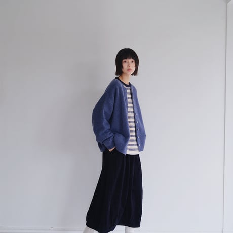 ケーブル編みカーディガン
