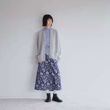 ケーブル編みカーディガン
